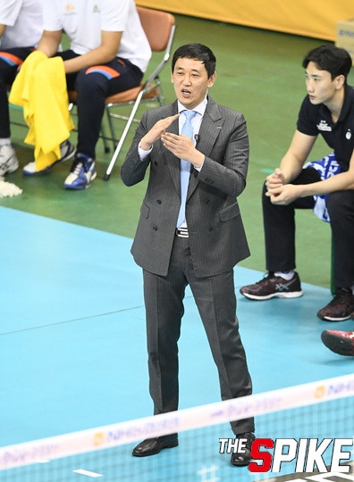161108_현대캐피탈_최태웅_감독_05.jpg