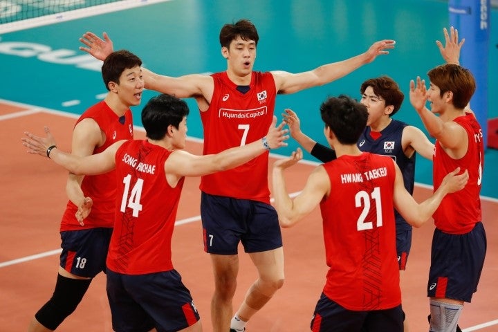 KangWonLee7andKoreacelebrateapoint.jpg